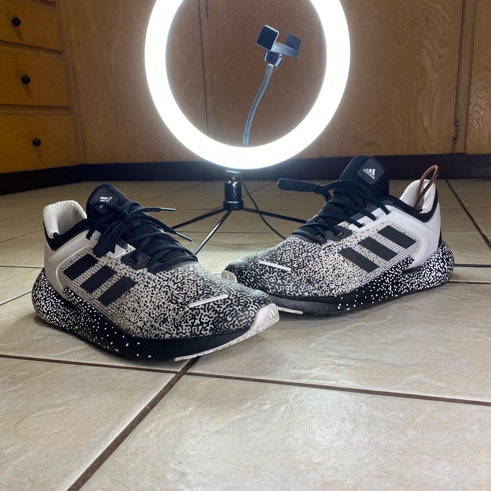 Adidas Mens Alphatorsion Running Shoes Black White FV6140 Lace Up Low Top 11 - Picture 1 of 11